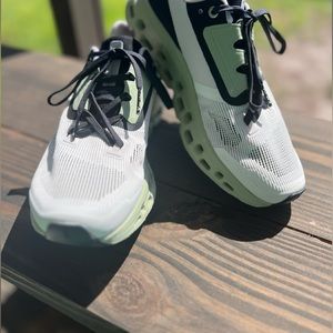 On-running Cloudstratus Running Sneakers